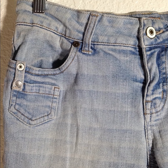 FINAL MARKDOWN Junior' no boundaries Distressed Blue Jeans 9 - Picture 3 of 8